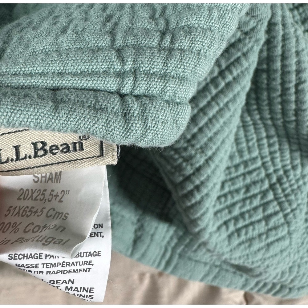 LL Bean Sea Foam Green Matelasse Standard Pillow Pair Of Bed Shams 20"x25"